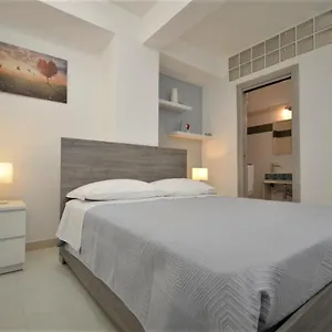  Aparthotel Madagì Beachfront Italia